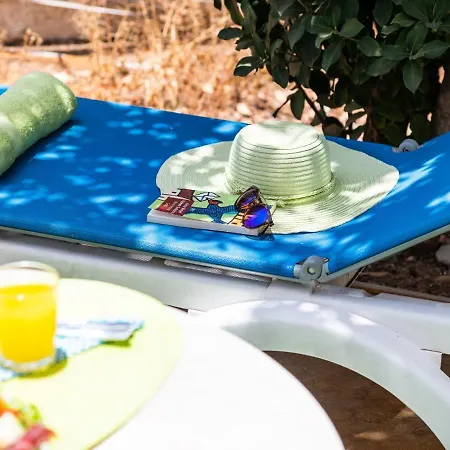 101 Bright Accomodation With Pool View 아파트